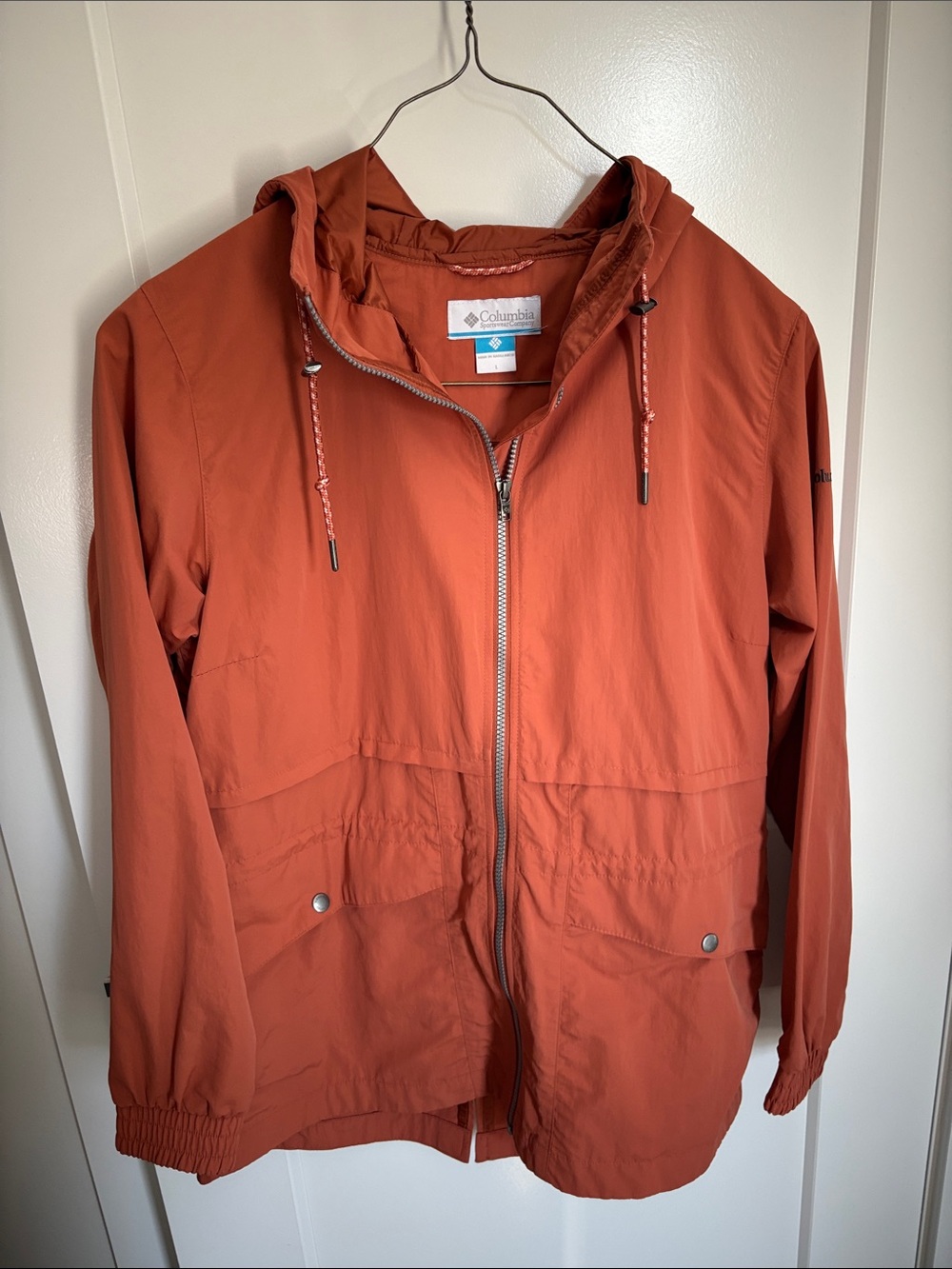 Women’s Hooded Lightweight Jacket in Rust